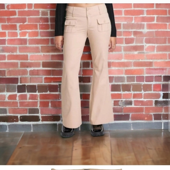 wild fable Pants - Wild Fable Women's Low-Rise Flare Chino Pants - Beige Size 20, Washed NEVER WORN